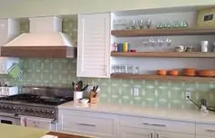 کاشی سیمانی دو رنگ آرامش بخش باعث ایجاد آرامش در آشپزخانه می شود