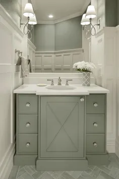 دستشویی سبز مریم گلی با کاشی های کف طرح سنگ مرمر خاکستری - انتقالی - حمام