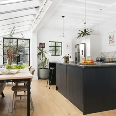 پسوند آشپزخانه باریک را به یک فضای خانوادگی معاصر و خنک تبدیل می کند