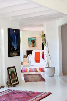 اتاق نشیمن با الهام از Acapulco با صندلی