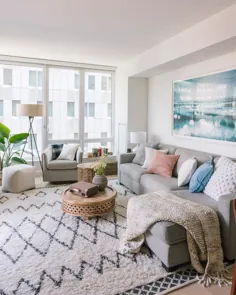 بازیگر زن Zosia Mamet's Bright + Airy City New York Apartment - Front + Main