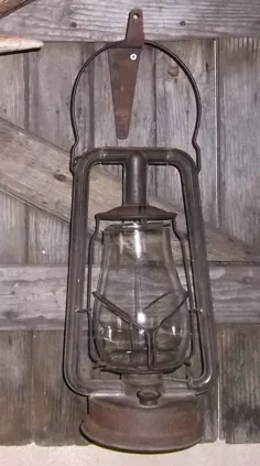 Vintage Barn Door Wall Hanging Elk Antler Vintage Lantern |  اتسی