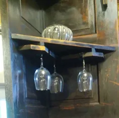 نوار نوشیدنی گوشه ای از یک درب بالادست با سطل ذخیره نوشیدنی | اتسی