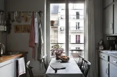 تبادل فرهنگی: یک آپارتمان پاریسی با هنر تعیین شده - Remodelista
