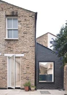 ببینید که چگونه یک Extension کوچک این Rowhouse لندن را به یک خانه رویایی تبدیل کرد