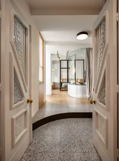 پروژه آپارتمان شفاف توسط روح شهری فضای داخلی یک ساختمان تاریخی یونان را احیا می کند