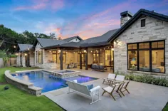 این خانه مزرعه خیره کننده تگزاس طراحی مدرن و روستایی را کاملاً ترکیب می کند
