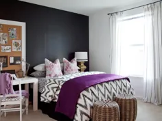 یک روتختی بنفش و تخته چوب پنبه ای دمدمی مزاج اتاق تیره رنگ شده را روشن می کند