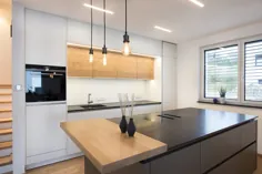 آشپزخانه خاکستری مدرن با چوب