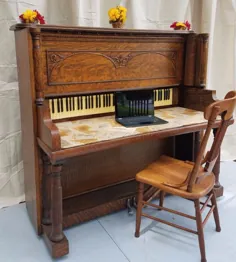 ج  میز پیانو راست ایستاده 1900 Tiger Oak