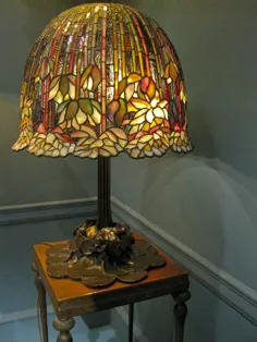 لامپ تیفانی لوتوس سایه
