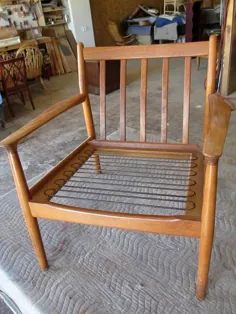 چگونه یک صندلی مدرن Vintage Midcentury را تازه سازی کنیم