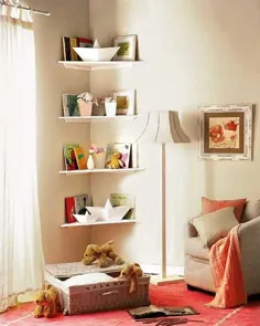 قفسه های کتاب گوشه ای ساده که فضاهای ذخیره سازی را به اتاق های کوچک کودکان اضافه می کنند