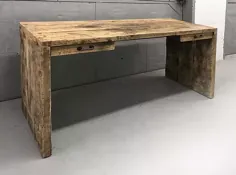 میز Gowanus از چوب ساخته شده ساخته شده است