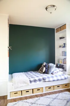 تختخواب آسان با قفسه های داخلی (با استفاده از قفسه های کتاب IKEA!)