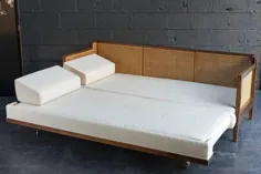 تختخوابهای قدیمی و عتیقه - 1،317 برای فروش در 1stdibs