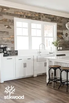 با دیوارهای چوبی اصلاح شده Stikwood ، طراحی آشپزخانه خود را گرم کنید