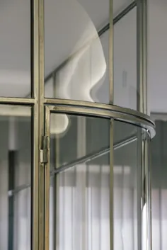 قاب فلزی مانند یک آلاچیق شیشه ای به سبک شیک ظرافت می بخشد - روند تزئینات خانگی - Homedit