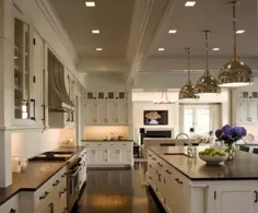 کابینت های آشپزخانه سفید با میزهای مشکی - سنتی - آشپزخانه