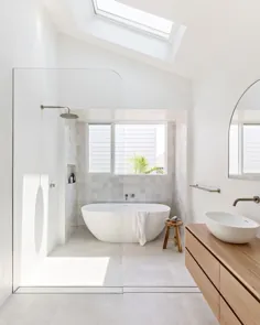 حمام ها و اتاق های داخلی ABI auf Instagram: "Wir lieben gerade ein lichtdurchflutetes Badezimmer und dieses von @ orton.haus hat un hart getroffen ies Dieses helle und luftige Badezimmer war" - Badrenovieren Modelb