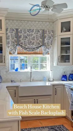 آشپزخانه خانه ساحلی با مقیاس ماهی مراکشی Backsplash