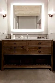 حمام دارای آینه روشن و غرور سبک سبک است