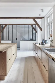 Se Lukas Grahams smukke and bæredygtige køkken