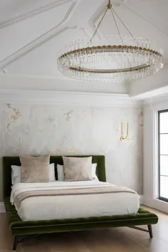 تخت مخمل سبز زمرد روی دیوار متمایز فلزی - انتقالی - اتاق خواب