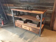 واحد کنسول و قفسه های رسانه ای اصلاح شده Wood / Industrial Credenza