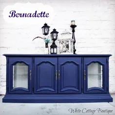 دیدار با Bernadette - Navy Blue Painted Hutch