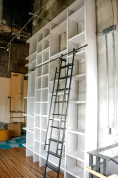 نحوه ساخت یک قفسه کتاب بلند 13 فوت با نردبان قفسه نورد - John Malecki