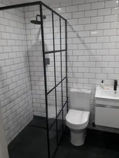 حمام کوچک مترو سیاه و سفید