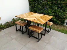 میز چوبی پالت با ابزار دستی