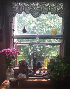 فضای محراب در پنجره آشپزخانه من