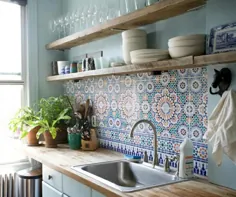 Traditionelles Küchenbacksplash mit mehrfarbigen Zementfliesen - Dekoration، Kunsthandwerk، I ...