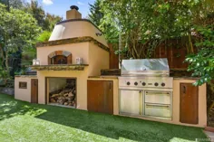 خانه فارست هیل با حیاط خلوت و آشپزخانه در فضای باز 4 میلیون دلار درخواست می کند