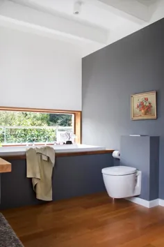 1 Blick ins #Badezimmer # weiß # grau # Eichenholz # بد ...