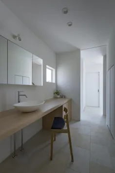 خانه ژاپنی به شکل جعبه با طراحی داخلی مینیمالیستی گرم