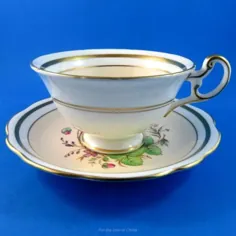 دسته گل نقاشی دستی روی فنجان چای هلو و مجموعه نعلبکی