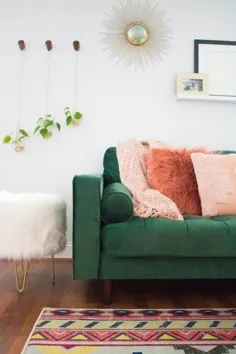 اتاق نشیمن شیک Boho: مبل سبز ، فرش آزتک ، ایده های گیاهان داخلی