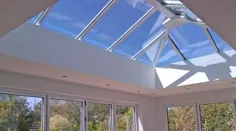 ورق سقف پلی کربنات 10 میلی متر پاک کردن اندازه های مختلف 10 سال گارانتی محافظت در برابر اشعه ماورا UV بنفش دو طرفه