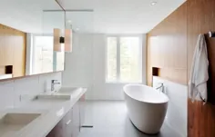 25 ایده مدرن برای تبدیل طراحی حمام با عناصر چوبی