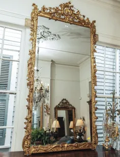 18th Century Gilded Louis XV Mirror image 2 در سال 2020 |  آینه سرسرا ، دکور لوکس ، آینه طلای پرنعمت