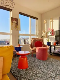 این آپارتمان اجاره ای سیاتل ثابت می کند که شما می توانید با وجود دیوارهای سفید خانه ای رنگارنگ داشته باشید