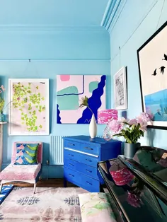 کارشناس داخلی با یک طرح بسیار رنگارنگ خانه RENTED را متحول می کند