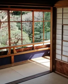 ریوکان سابق در ژاپن.  سبک معماری ژاپنی با آسیای غربی و شرقی بر طراحی داخلی تأثیر گذاشت.