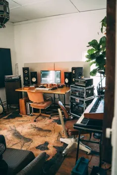 استودیوی ضبط کوچک دنج