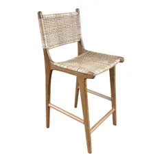چهارپایه پرنعمت با صندلی چوبی و پشتی