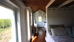 مامان آلاسکا یک خانه کوچک و دوست داشتنی می سازد - و برنامه ها را به صورت رایگان ارائه می دهد (ویدئو)