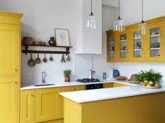هشدار روند: آشپزخانه های زرد روشن با کابینت آشپزخانه نقاشی شده